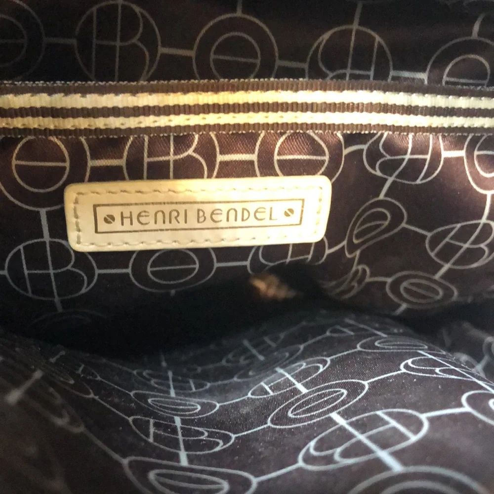 ๐นHenri Bendel Backpack - Picture 5 of 8